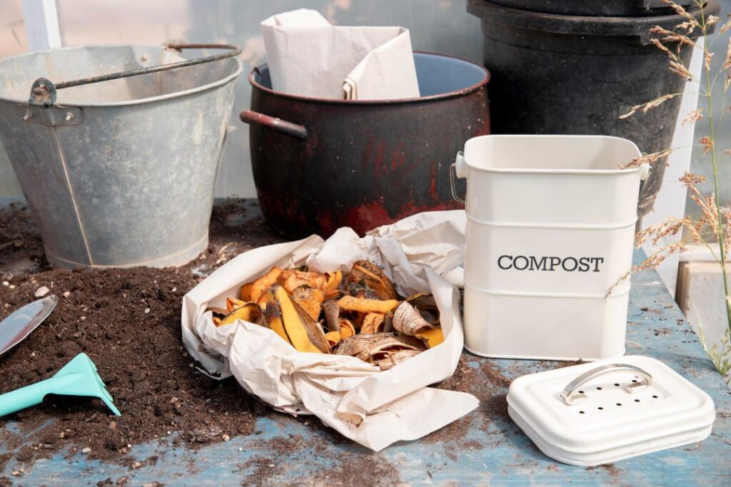 composting and disposing food waste